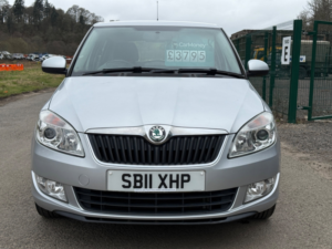 2011 Skoda Fabia 1.2 Elegance Hatchback 5dr Petrol Manual Euro 5 (69 Ps) in Silver — image 2