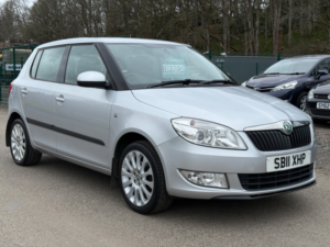 2011 Skoda Fabia 1.2 Elegance Hatchback 5dr Petrol Manual Euro 5 (69 Ps) in Silver — image 3