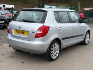2011 Skoda Fabia 1.2 Elegance Hatchback 5dr Petrol Manual Euro 5 (69 Ps) in Silver — image 5