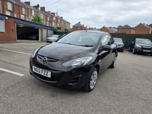 2012 Mazda Mazda2 1.3 Ts in Purple — image 3