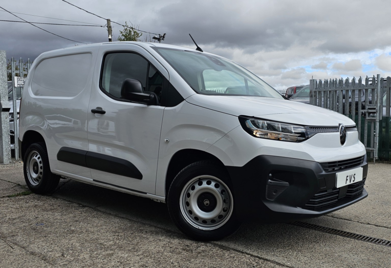 2026 Citroen Berlingo 1.5 Berlingo Pv M Bhdi 1.5 100 S&s Mt6 Enterprise+ in White — image 1