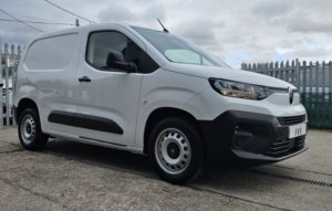 2026 Citroen Berlingo 1.5 Berlingo Pv M Bhdi 1.5 100 S&s Mt6 Enterprise+ in White — image 4