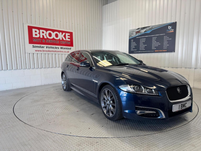 2013 Jaguar Xf 3.0d S V6 Premium Luxury Sportbrake Auto Euro 5 (s/s) 5dr in Blue — image 1