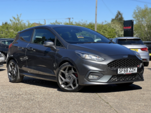 2018 Ford Fiesta 1.5 T Ecoboost St-3 in Grey — image 2
