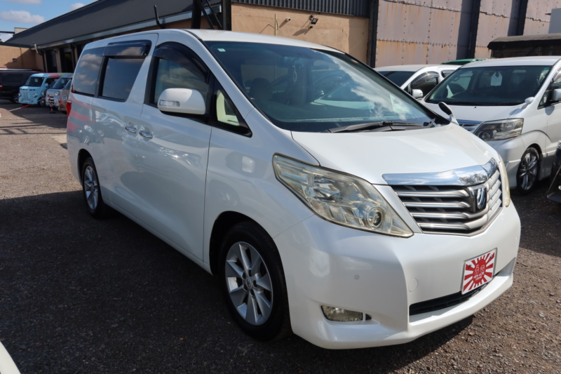 2008 Toyota Alphard 240g 7 Seats in White — image 1