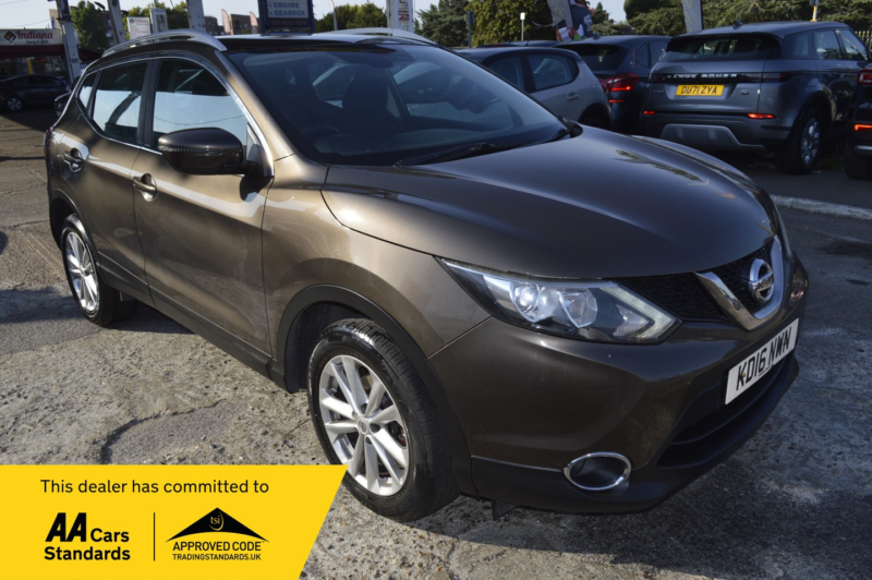 2016 Nissan Qashqai 1.2 Dig-T Acenta in Bronze — image 1