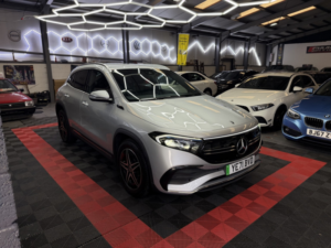 2021 Mercedes-Benz Eqa Eqa 250 66.5kwh Amg Line in Silver — image 4