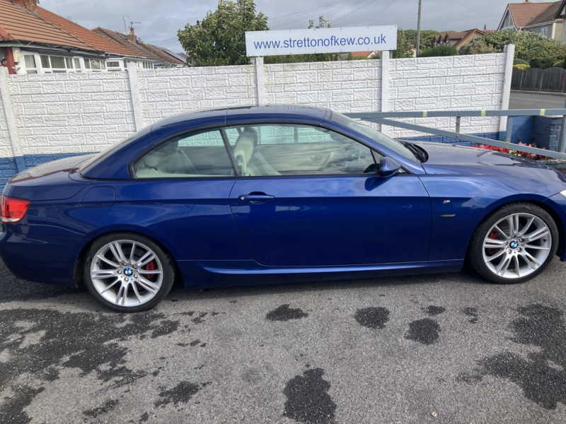 2009 BMW 3 Series 2.0 320i M Sport Convertible in Blue — image 1