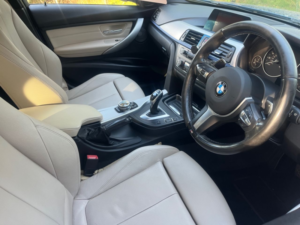 2015 BMW 3 Series 2.0 320d M Sport Saloon 4dr Diesel Auto Euro 6 (s/s) (190 Ps) in Blue — image 3