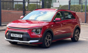 2024 Kia Niro 1.6h Gdi 2 SUV 5dr Petrol Hybrid Dct Euro 6 (s/s) (127 Bhp) in Red — image 3