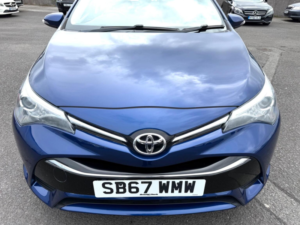 2018 Toyota Avensis 1.8 V-Matic Business Edition Euro 6 4dr in Blue — image 4