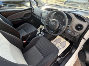 2019 Toyota Yaris 1.5 Vvt-H Icon Tech in White — image 3