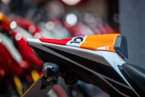 2015 Honda Cbr1000rr Fireblade *one Owner - 592 Miles* in Orange — image 4