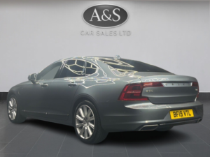 2019 Volvo S90 2.0 Inscription Pro T8 Twin Engine AWD in Grey — image 2