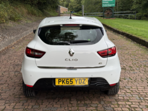 2015 Renault Clio 1.5 Dynamique S Nav Dci 90 in White — image 5