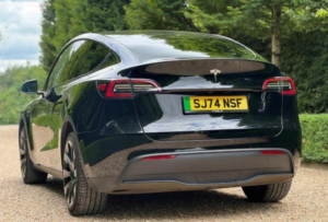 2024 Tesla Model Y Auto Rwd 5dr in Black — image 4