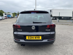 2014 Volkswagen Tiguan 2.0 Tdi Bluemotion Tech Match in Black — image 5
