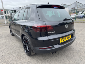 2014 Volkswagen Tiguan 2.0 Tdi Bluemotion Tech Match in Black — image 6