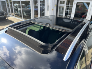 2018 Volkswagen Tiguan 2.0 Tdi Sel in Black — image 4