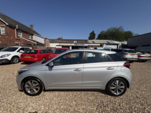2016 Hyundai I20 1.2 I20 Se 1.2 84ps Bd in Grey — image 6