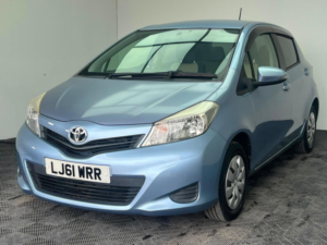 2012 Toyota Yaris 1.33 Dual Vvt-I Tr Multidrive S Euro 5 5dr in Blue — image 3