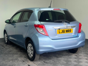2012 Toyota Yaris 1.33 Dual Vvt-I Tr Multidrive S Euro 5 5dr in Blue — image 4