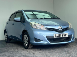 2012 Toyota Yaris 1.33 Dual Vvt-I Tr Multidrive S Euro 5 5dr in Blue — image 5