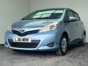 2012 Toyota Yaris 1.33 Dual Vvt-I Tr Multidrive S Euro 5 5dr in Blue — image 6