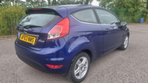 2013 Ford Fiesta 1.0 T Ecoboost Zetec in Blue — image 2