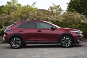 2026 Kia Xceed 1.0 T-Gdi Mhev Gt-Line SUV 5dr Petrol Hybrid Manual Euro 6 (s/s) (113 Bhp) in Red — image 3