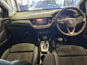 2024 Vauxhall Crossland 1.2 Turbo Ultimate SUV 5dr Petrol Auto Euro 6 (s/s) (130 Ps) in Red — image 3