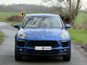 2016 Porsche Macan 3.0 Td V6 S in Blue — image 3