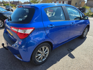 2019 Toyota Yaris 1.5 Vvt-I Icon Hatchback 5dr Petrol Manual Euro 6 (111 Ps) in Blue — image 5