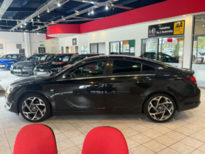 2015 Vauxhall Insignia 2.0 Cdti Ecoflex Sri Vx Line Nav in Black — image 5