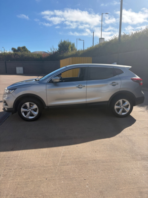 2018 Nissan Qashqai 1.2 Dig-T Acenta SUV 5dr Petrol Manual Euro 6 (s/s) (115 Ps) in Silver — image 2