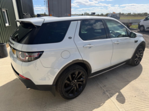 2015 Land Rover Discovery Sport 2.0 Td4 Hse Luxury SUV 5dr Diesel Auto 4WD Euro 6 (s/s) (180 Ps) in White — image 5