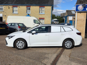 2022 Toyota Corolla 1.8 Vvt-H CVT Euro 6 (s/s) 5dr in White — image 2