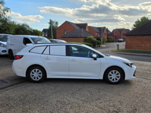 2022 Toyota Corolla 1.8 Vvt-H CVT Euro 6 (s/s) 5dr in White — image 3