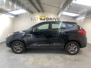 2014 Hyundai Ix35 1.7 Crdi S SUV 5dr Diesel Manual Euro 5 (s/s) (115 Ps) in Black — image 2