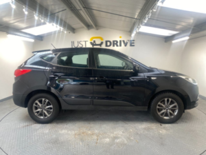 2014 Hyundai Ix35 1.7 Crdi S SUV 5dr Diesel Manual Euro 5 (s/s) (115 Ps) in Black — image 6