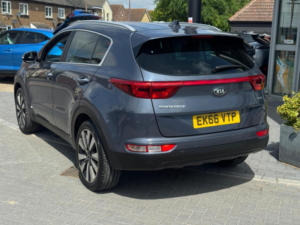2016 Kia Sportage 2.0 Crdi Kx-3 AWD Euro 6 5dr in Blue — image 3