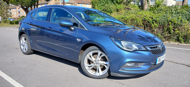 2017 Vauxhall Astra 1.4 I Turbo Sri in Blue — image 1