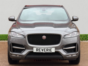 2017 Jaguar F-Pace 2.0 D180 R-Sport SUV 5dr Diesel Auto AWD Euro 6 (s/s) (180 Ps) in Grey — image 2