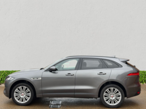 2017 Jaguar F-Pace 2.0 D180 R-Sport SUV 5dr Diesel Auto AWD Euro 6 (s/s) (180 Ps) in Grey — image 4