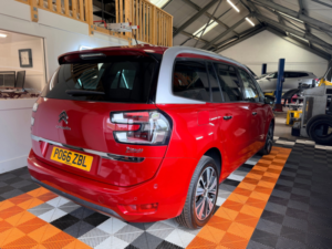 2016 Citroen Grand C4 Picasso 1.6 Bluehdi Flair MPV 5dr Diesel Manual Euro 6 (s/s) (120 Ps) in Red — image 5