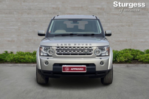 2026 Land Rover Discovery 5.0 V8 To Hse Luxury Spec Uk Spec 400bhp in Gold — image 2