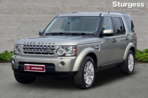 2026 Land Rover Discovery 5.0 V8 To Hse Luxury Spec Uk Spec 400bhp in Gold — image 3