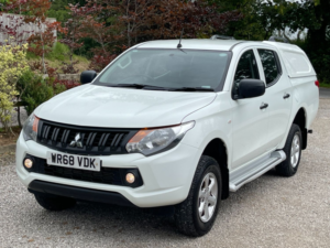 2018 Mitsubishi L200 2.4 Di-D Dc 4life in White — image 4