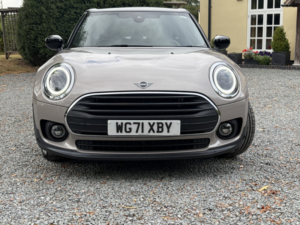 2021 MINI Clubman 1.5 Clubman Cooper Exclusive in Grey — image 2