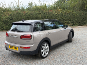 2021 MINI Clubman 1.5 Clubman Cooper Exclusive in Grey — image 4